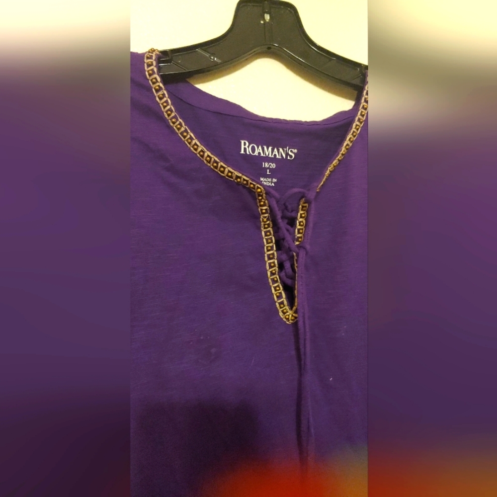 WOMEN'S PLUS SIZE BLOUSE AZTEX DESIGN ON SLEEVES AND HEM 18/20